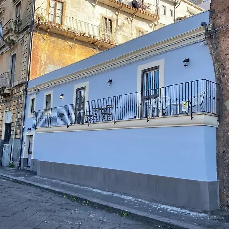 With Bathroom And Private Terrace In The Center * Katánie