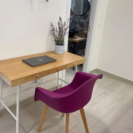 With Bathroom And Private Terrace In The Center Apartmán Katánie