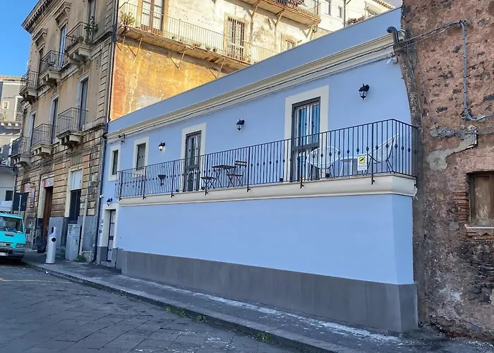 With Bathroom And Private Terrace In The Center * Katánie