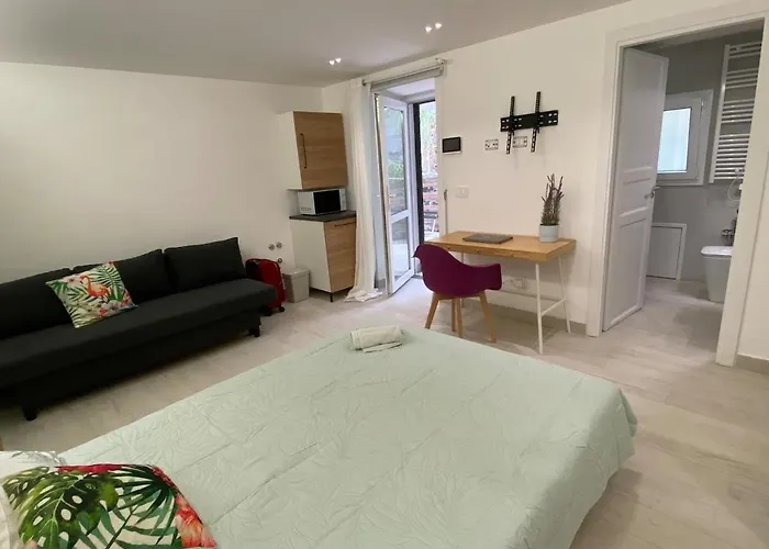 With Bathroom And Private Terrace In The Center